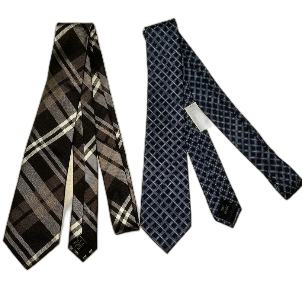 2 Banana Republic silk ties, one new with tag, classic, preppy, business